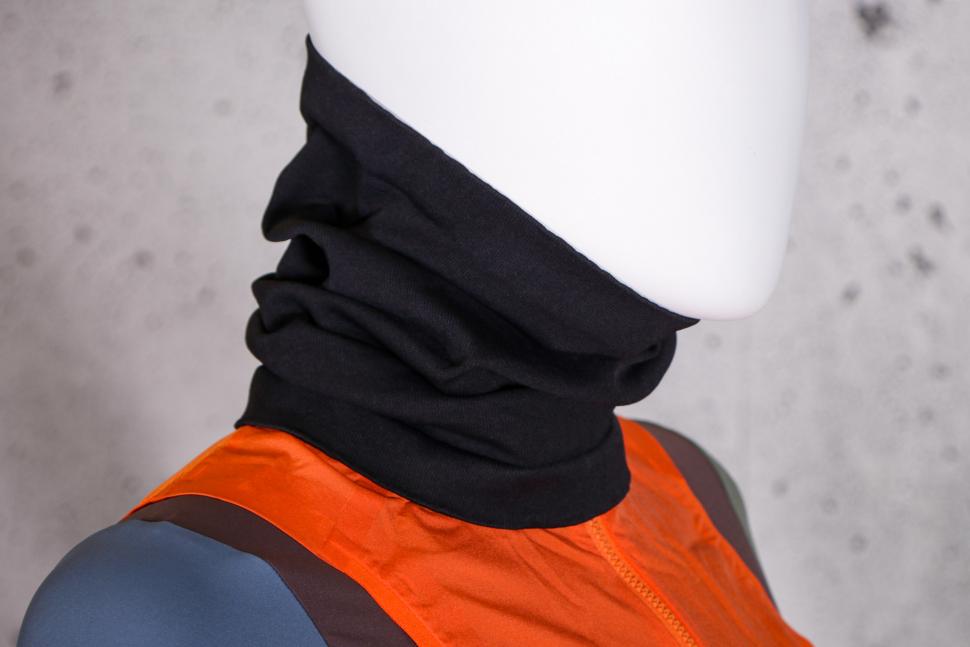 2022 Orro Luxe Neck Warmer 1.jpg