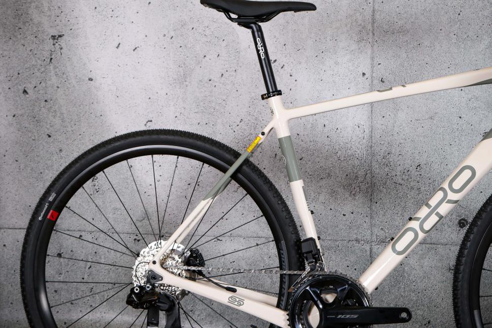 2022 Orro Terra C Shimano 105 Di2 - rear.jpg