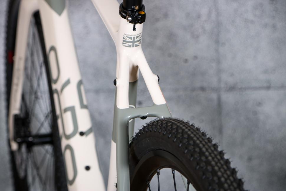 2022 Orro Terra C Shimano 105 Di2 - seat stays.jpg