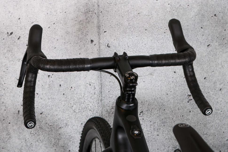 2022 Orro Terra E GRX600 E-Bike - bars 3.jpg