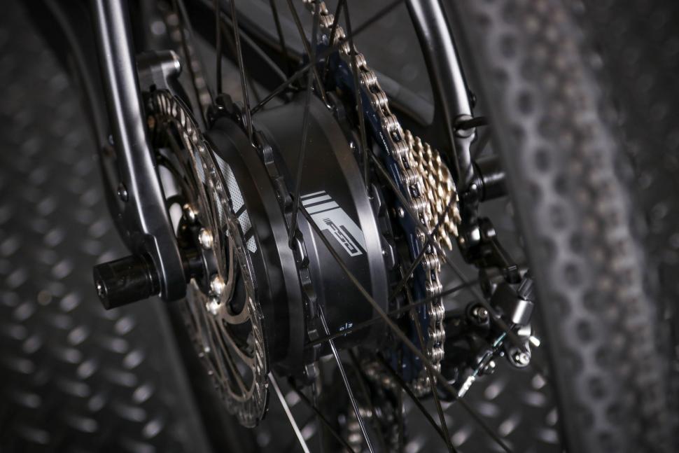 2022 Orro Terra E GRX600 E-Bike - rear hub.jpg