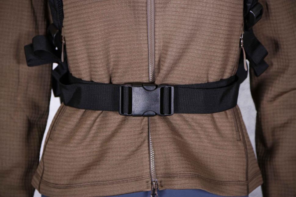 2022 Oxford Aqua Evo 22L Backpack - waist strap.jpg
