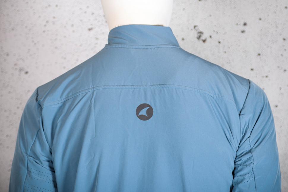 2022 Pactimo Men’s Alpine Thermal Jacket - shoulders.jpg