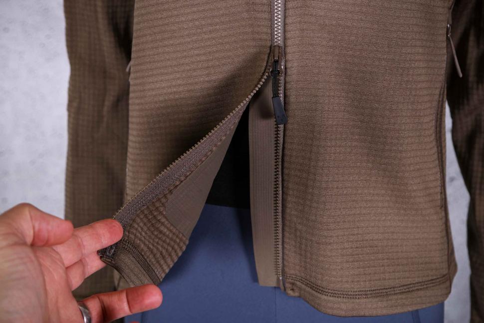 2022 Pas Normal Studios Women's Escapism Performance Fleece Zip - zip detail.jpg