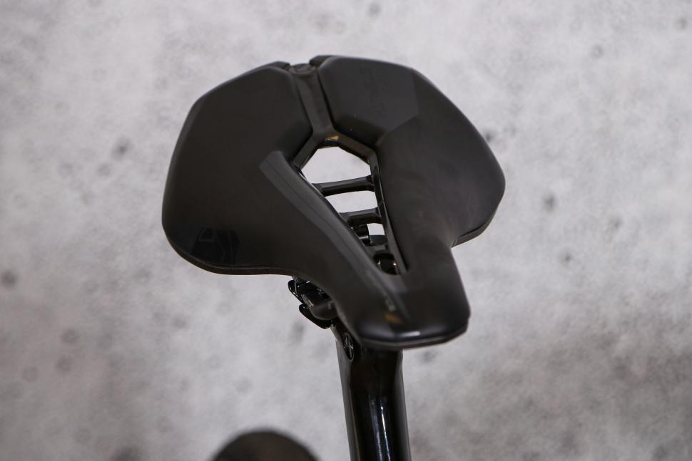2022 Pearson On And On Carbon Aero Gravel Bike - saddle 2.jpg