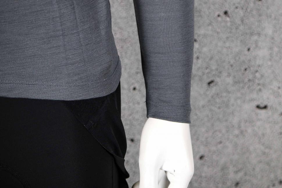 2022 Pearson Long Sleeve Base Layer Iron Grey - cuff.jpg