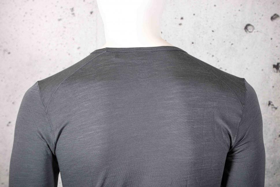 2022 Pearson Long Sleeve Base Layer Iron Grey - shoulders.jpg