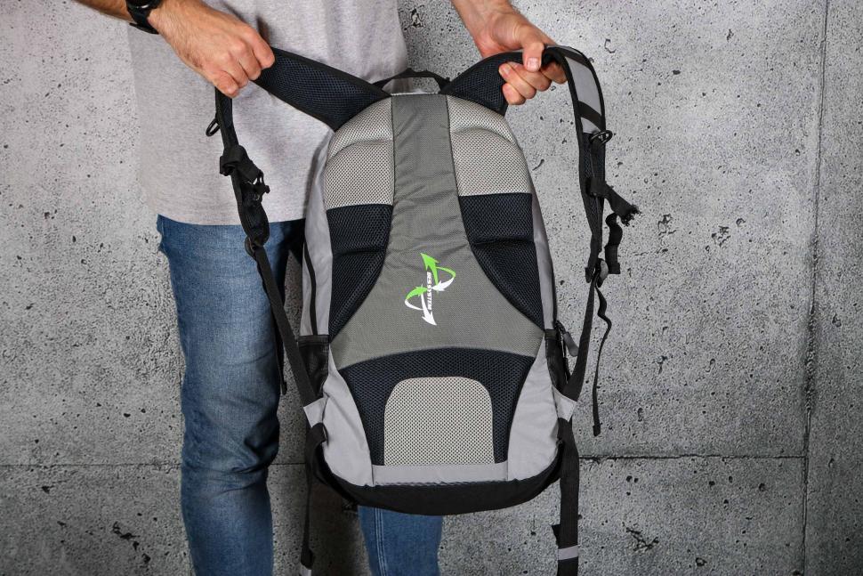 2022 Proviz REFLECT360 Cycling Backpack - padding.jpg