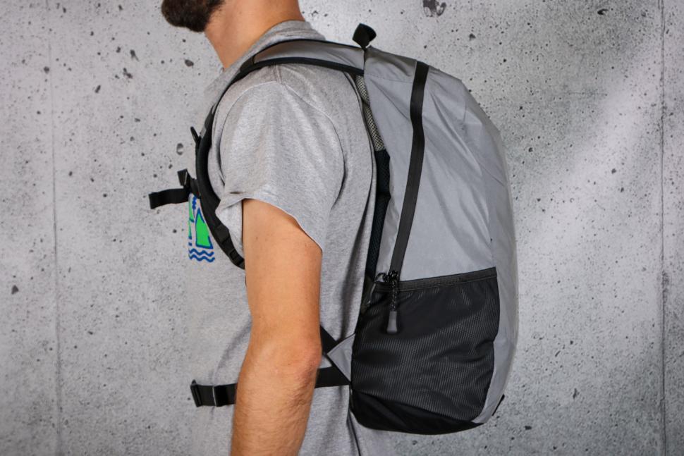 2022 Proviz REFLECT360 Cycling Backpack - side.jpg