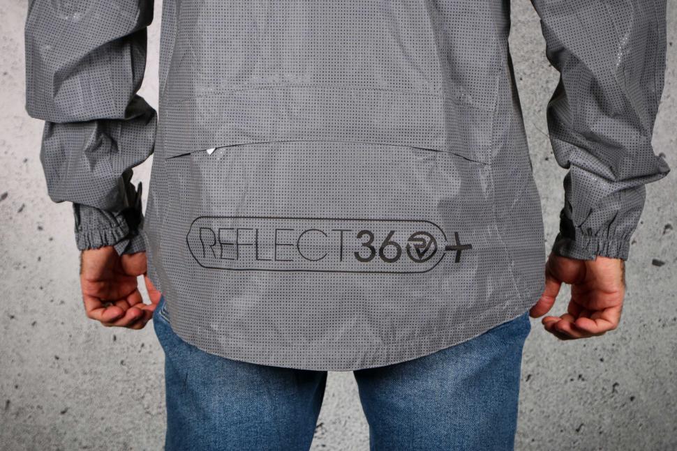 2022 Proviz REFLECT360 Plus Men's Cycling Jacket - tail.jpg