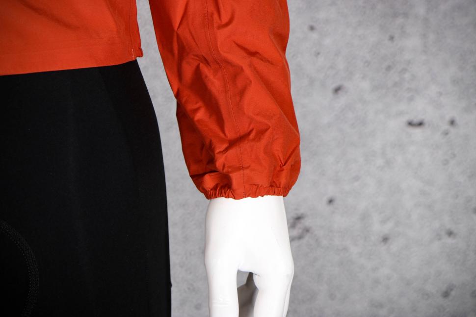 2022 Rapha Men's Brevet Gore-Tex Rain Jacket - cuff.jpg