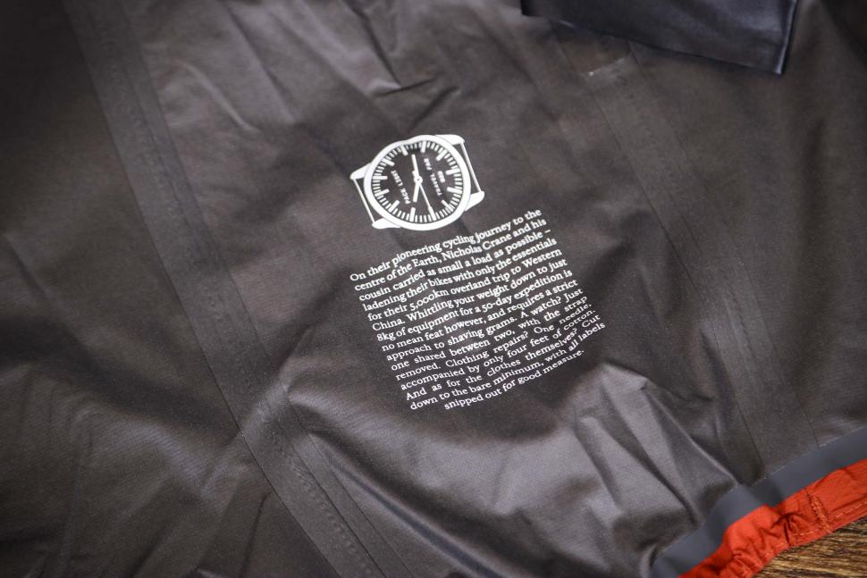 2022 Rapha Men's Brevet Gore-Tex Rain Jacket - inside.jpg