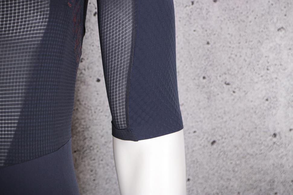2022 Rapha Men's Pro Team Gravel Jersey - cuff.jpg