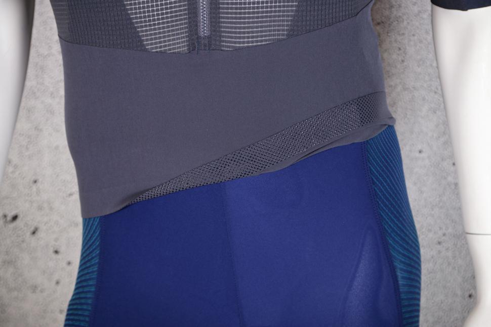 2022 Rapha Men's Pro Team Gravel Jersey - gripper.jpg
