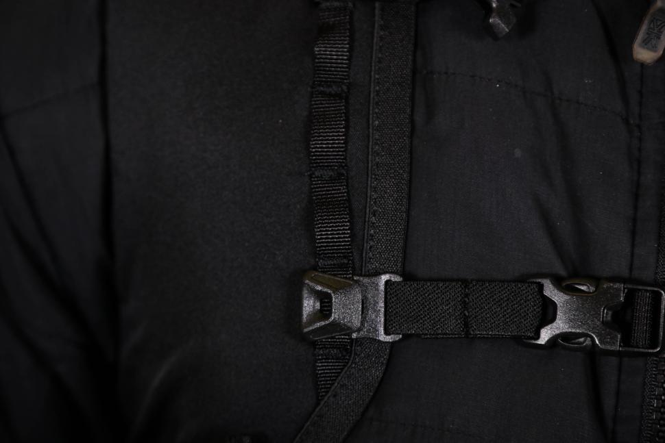 2025 Rapha Pro Team Lightweight Backpack - chest strap adjustment