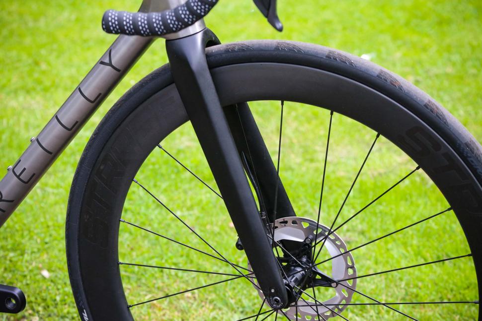 2022 Reilly FUSION AERO ROAD DISC - fork.jpg