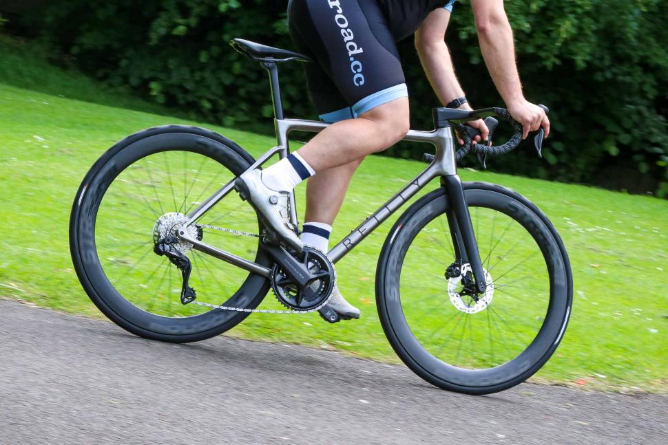 2022 Reilly FUSION AERO ROAD DISC - riding 4.jpg