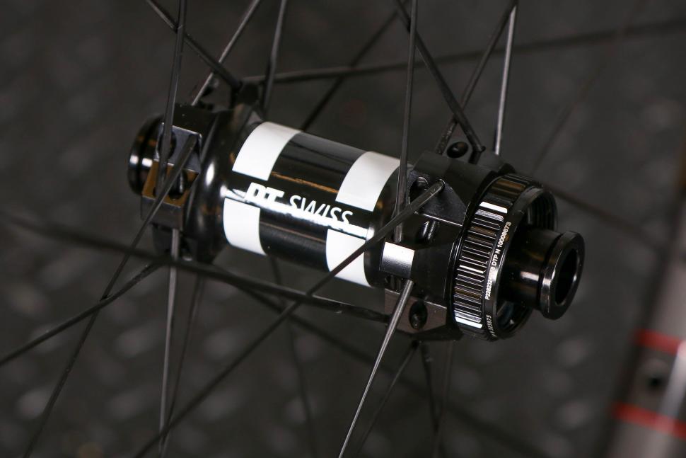2022 Reserve 40 | 44 wheelset - front hub.jpg