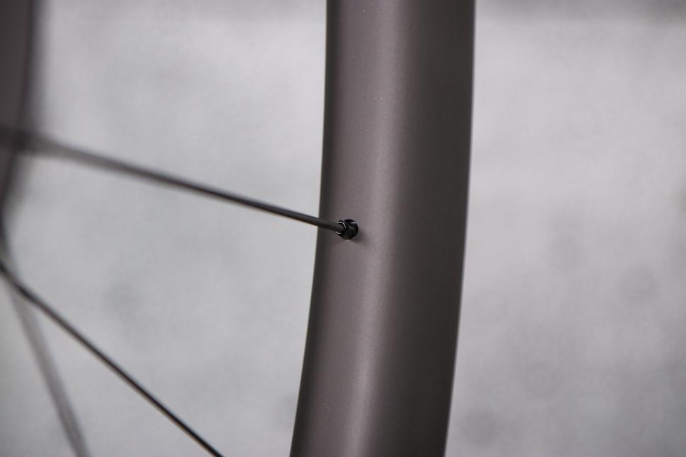 2022 Reserve 40 | 44 wheelset - spoke nipple.jpg