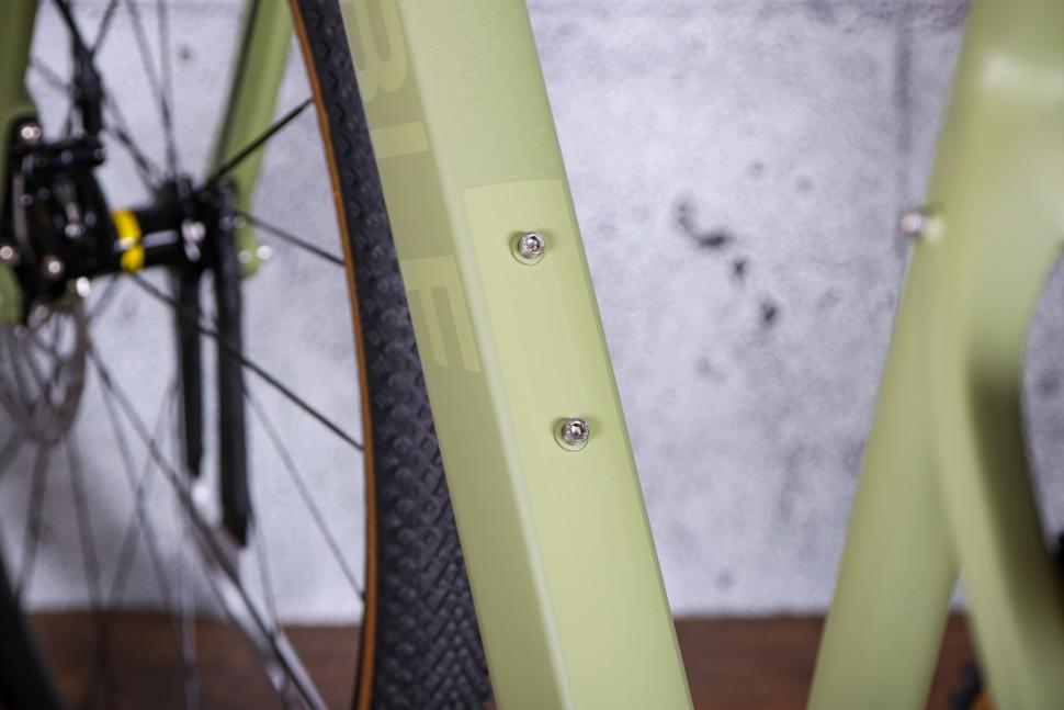 2022 Ribble Gravel ALe Sport SRAM Apex 1x - down tube bosses.jpg
