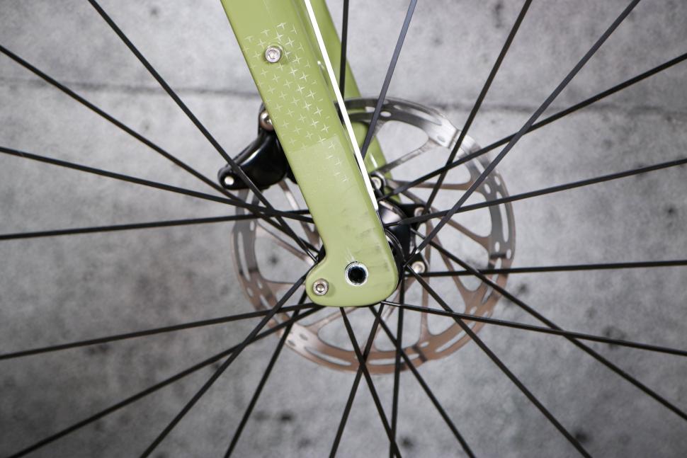 2022 Ribble Gravel ALe Sport SRAM Apex 1x - fork detail 2.jpg