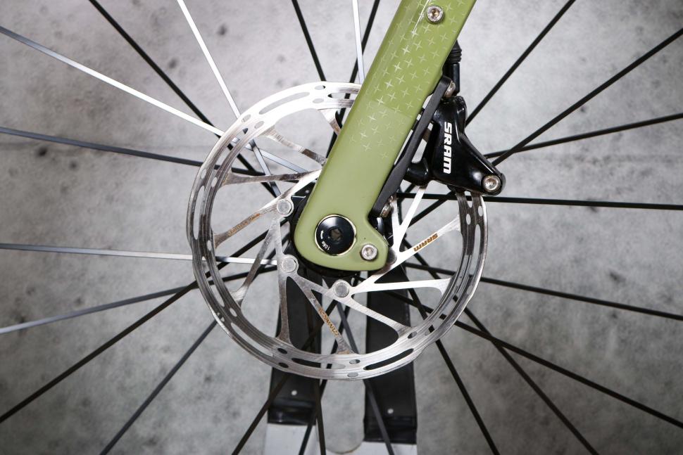 2022 Ribble Gravel ALe Sport SRAM Apex 1x - front disc brake.jpg
