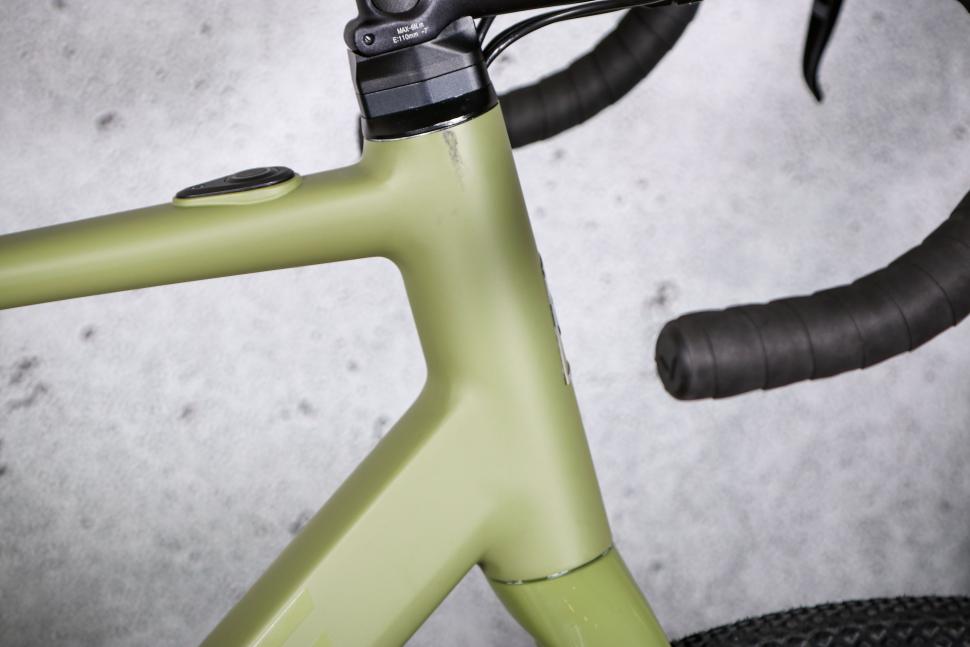 2022 Ribble Gravel ALe Sport SRAM Apex 1x - head tube.jpg