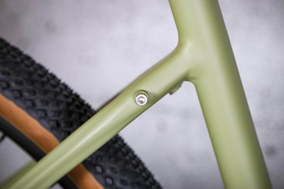 2022 Ribble Gravel ALe Sport SRAM Apex 1x - seat stay detail.jpg