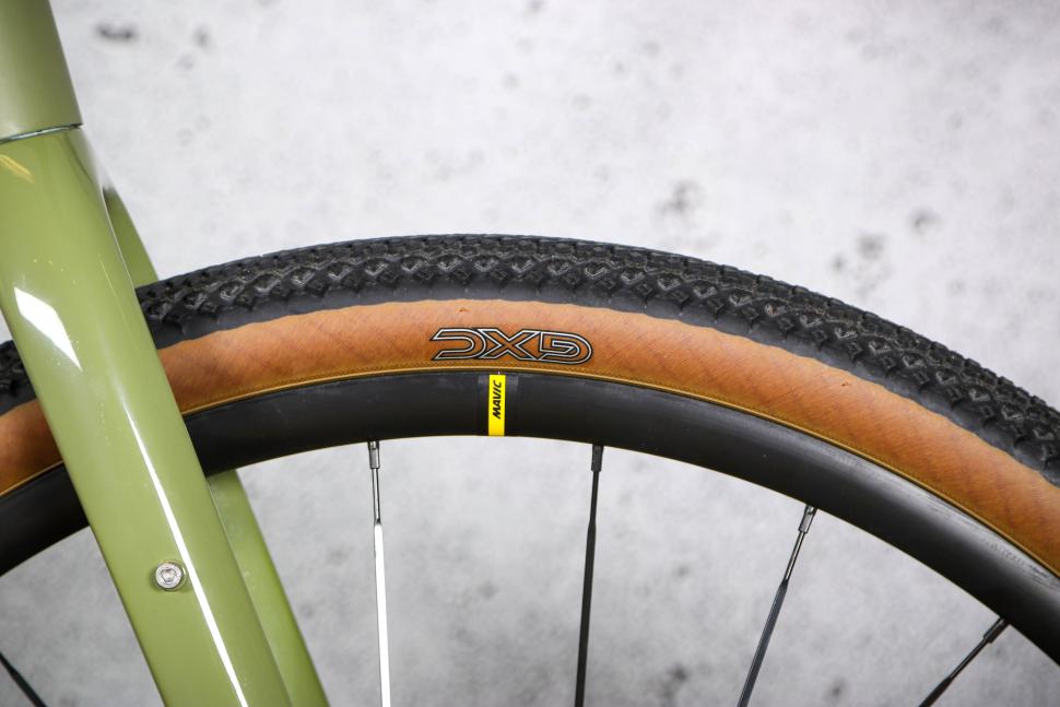 2022 Ribble Gravel ALe Sport SRAM Apex 1x - tyre.jpg