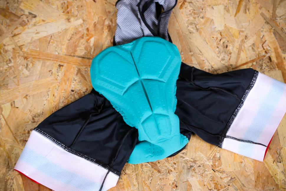 2022 Santini Karma Kinetic Mens bib shorts - chamois.jpg