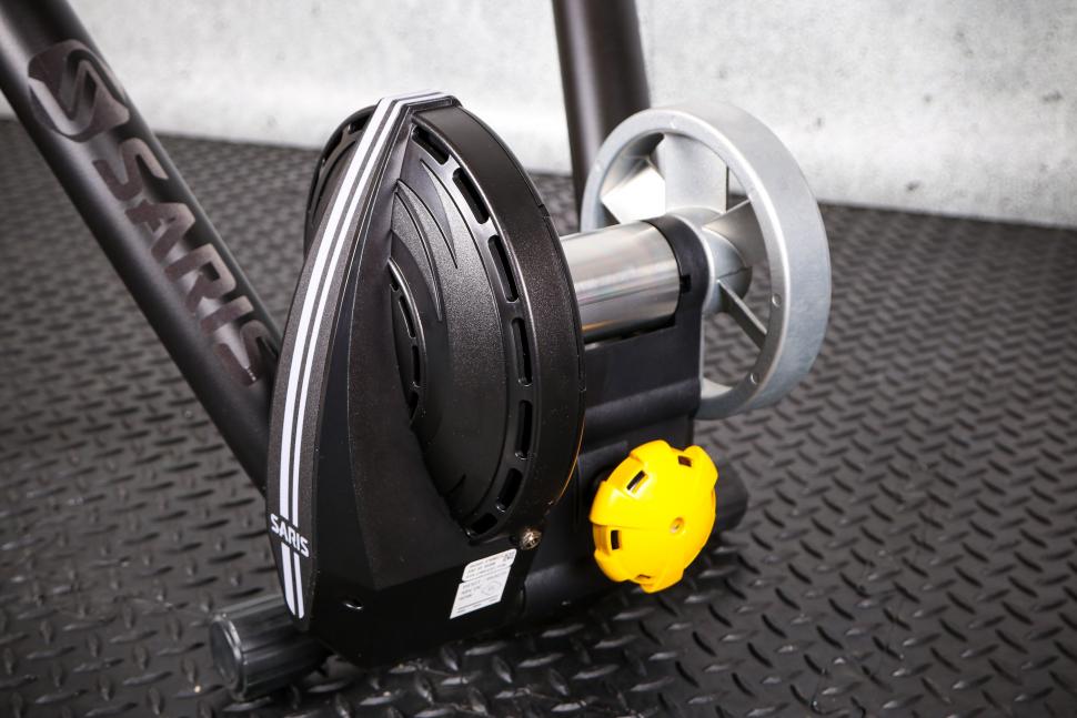 2022 Saris M2 Smart Trainer - resistance unit.jpg