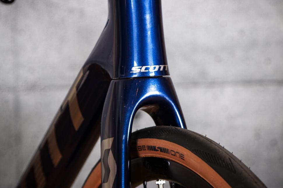 2022 Scott Addict 10 - clearance.jpg
