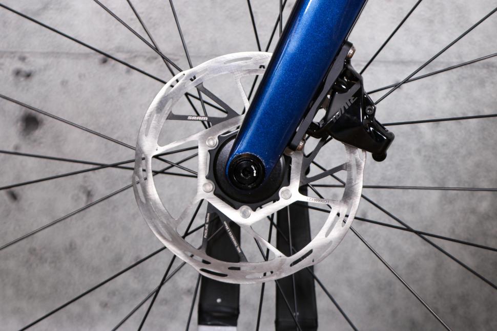 2022 Scott Addict 10 - front disc brake.jpg