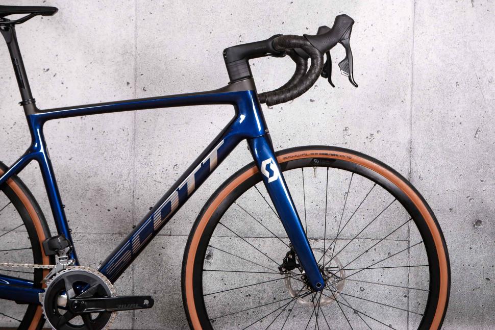 2022 Scott Addict 10 - front.jpg