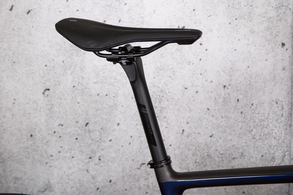2022 Scott Addict 10 - saddle and post.jpg