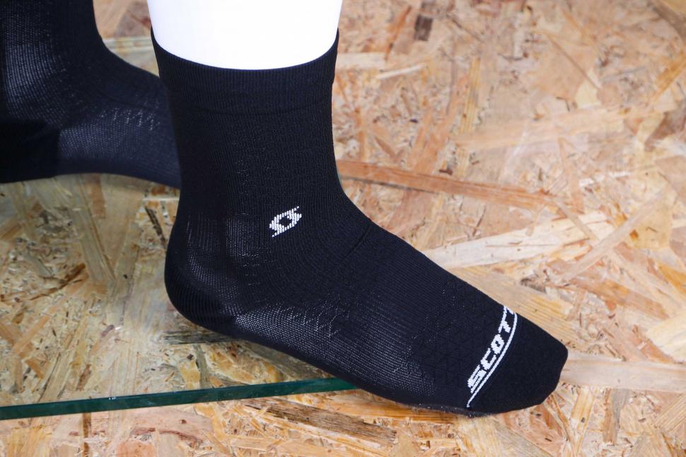 2022 Scott Performance Crew Socks 3.jpg