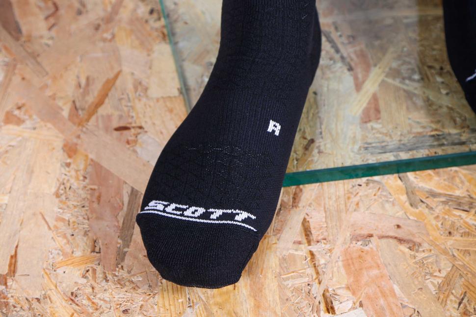 2022 Scott Performance Crew Socks 4.jpg