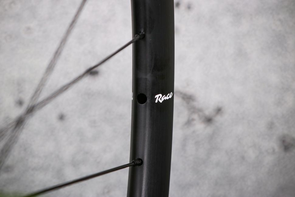 2022 Scribe Race-D Wide+ - valve hole.jpg