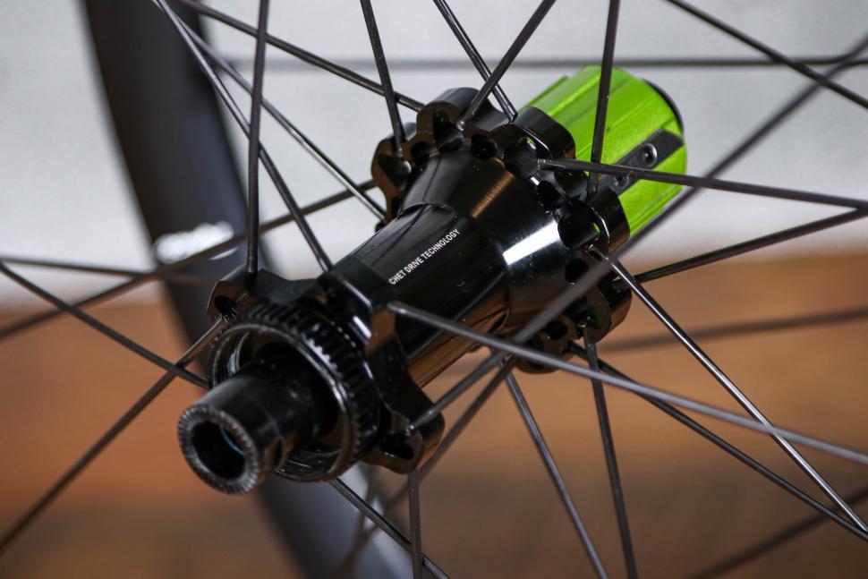 2022 Scribe Race-D Wide+ wheelset - rear hub.jpg