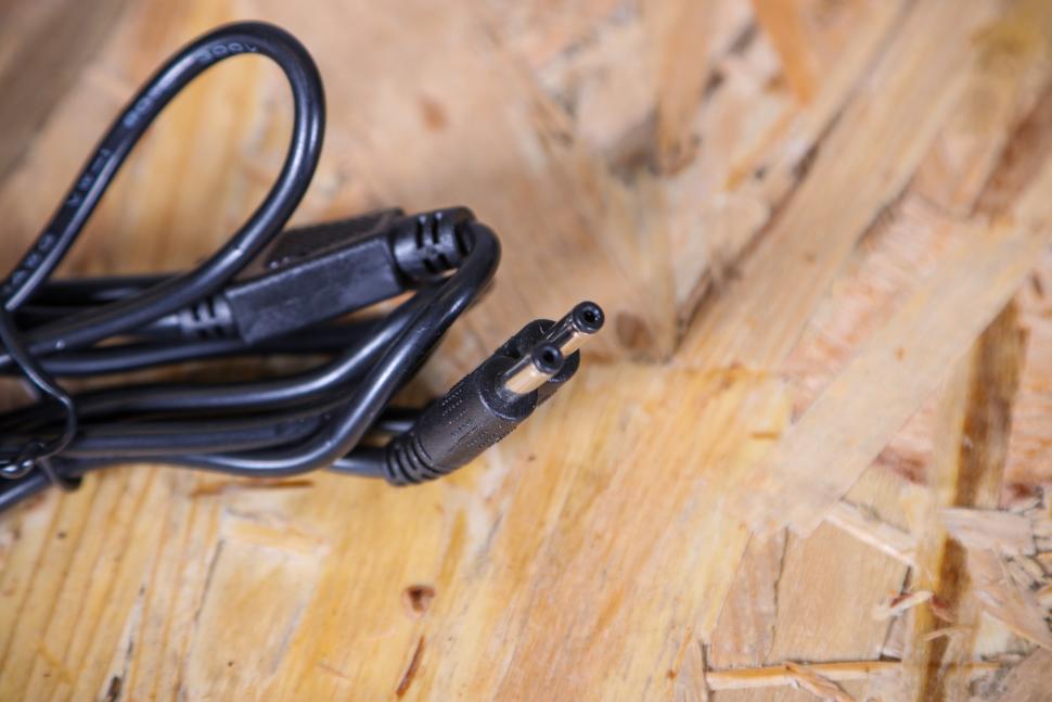 2022 Sealskinz Waterproof Heated Cycle Glove - charging cable 3.jpg