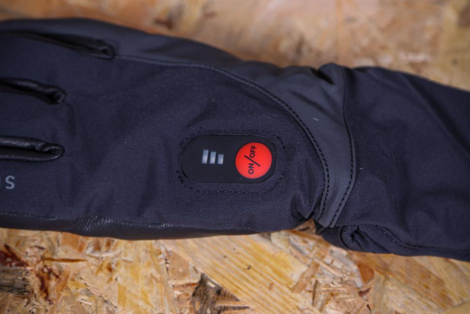 2022 Sealskinz Waterproof Heated Cycle Glove - power button.jpg