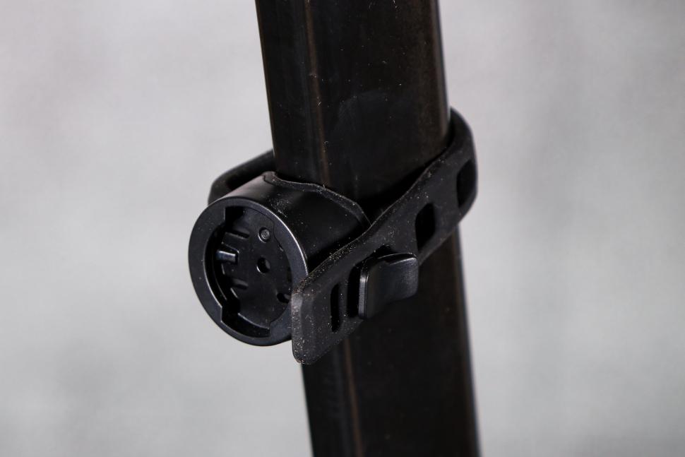 2022 See Sense ICON3 - seatpost mount.jpg