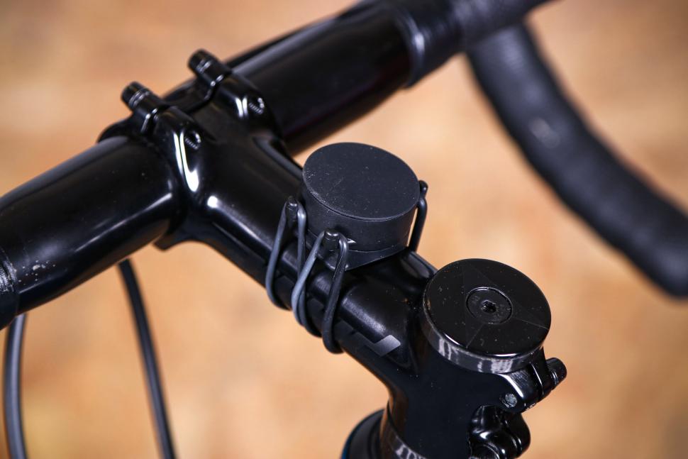 2022 Shapeheart Smartphone mount for bike - mount on stem.jpg