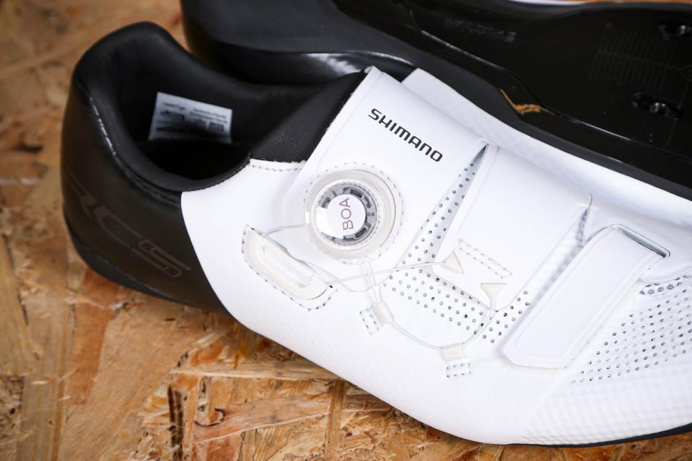 2022 Shimano RC5 SPD-SL Shoes - boa dial.jpg