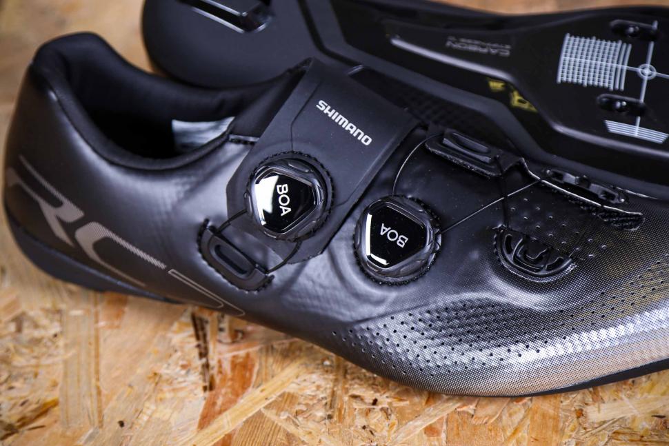 2022 Shimano RC7 SPD-SL Shoes - boa dials.jpg