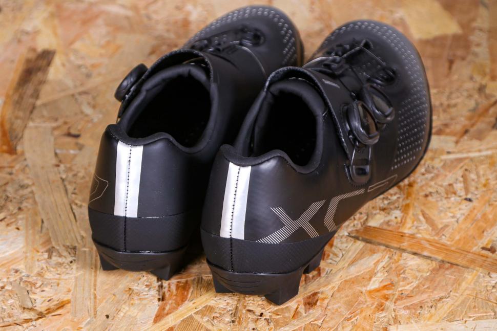 2022 Shimano XC7 SPD Shoes - heels.jpg