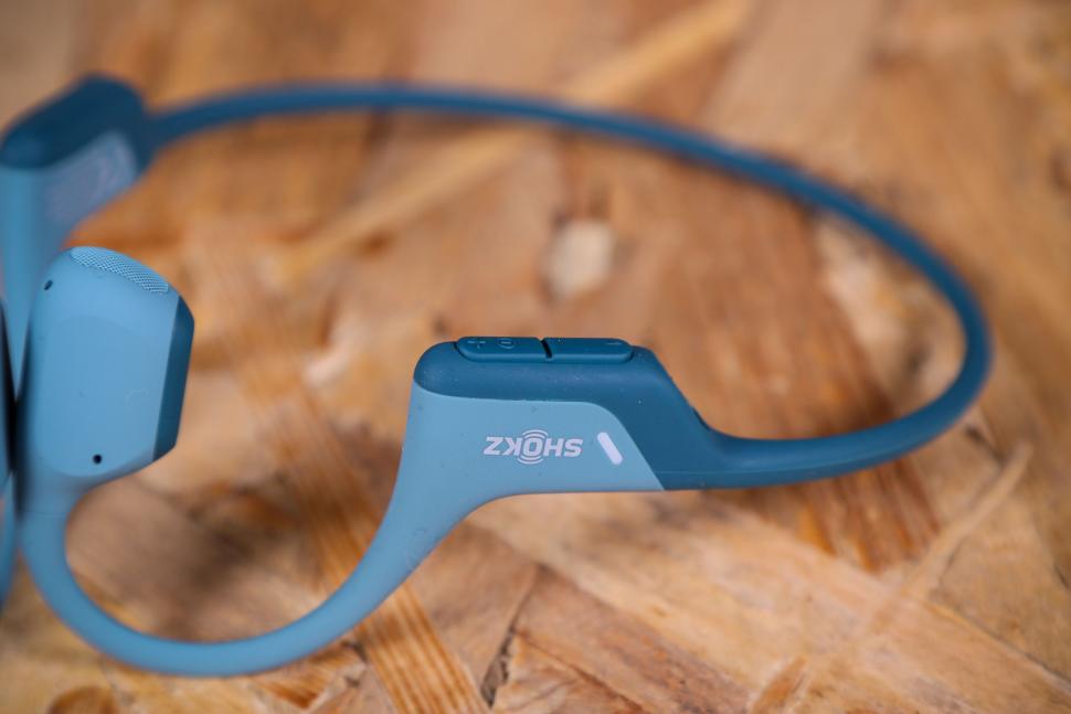 2022 Shokz OpenRun Pro - buttons.jpg