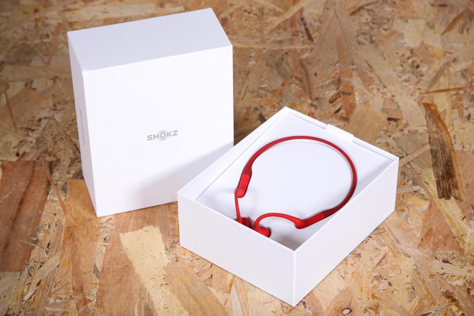 2022 Shokz OpenRun Wireless Bone Conduction Sport Headphones - box open.jpg