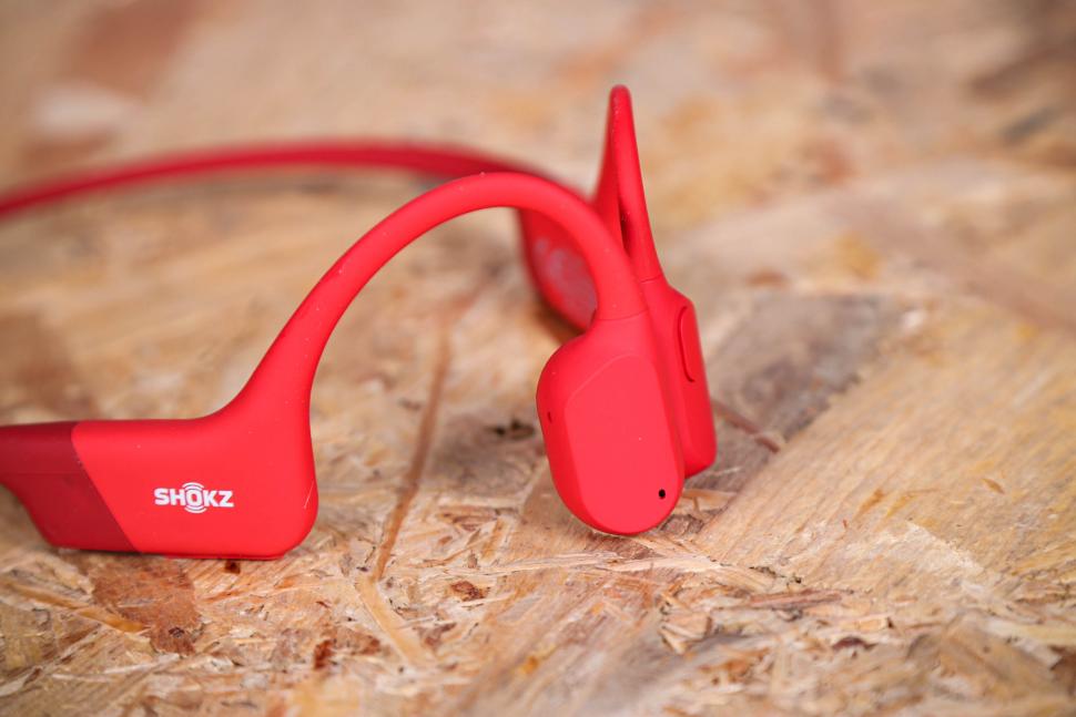 2022 Shokz OpenRun Wireless Bone Conduction Sport Headphones - mic.jpg