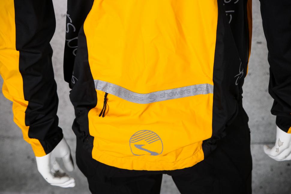 2022 Showers Pass Spring Classic Jacket - back pocket.jpg